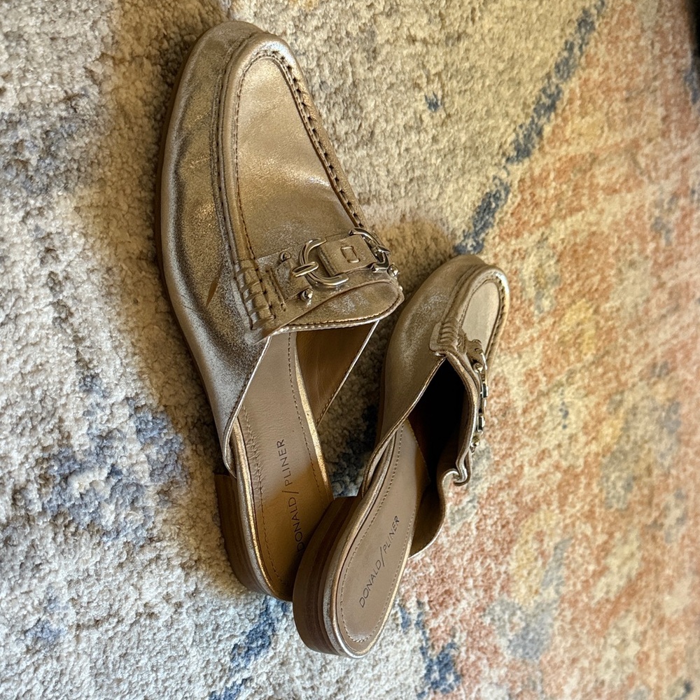 Donald J. Pliner Gold Mules